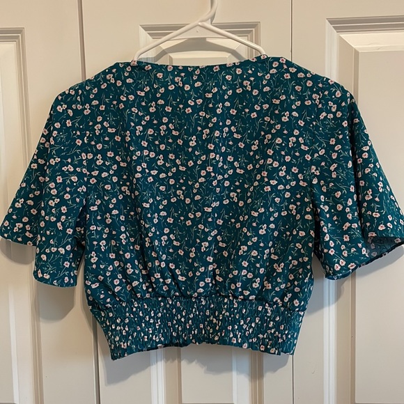 SHEIN Green Floral Print Crop Top - Picture 2 of 4